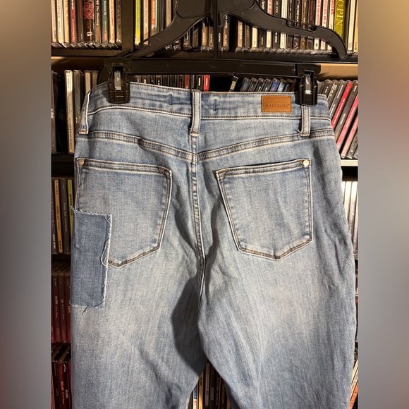Judy Blue Boyfriend Fit Patchwork Jeans Women’s Size 5/27 Distressed Denim - Picture 5 of 7